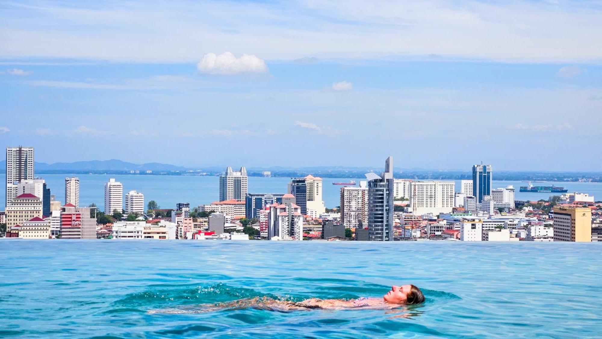 Infinitypool9Px Beacon Executive Suites George Town Eksteriør billede